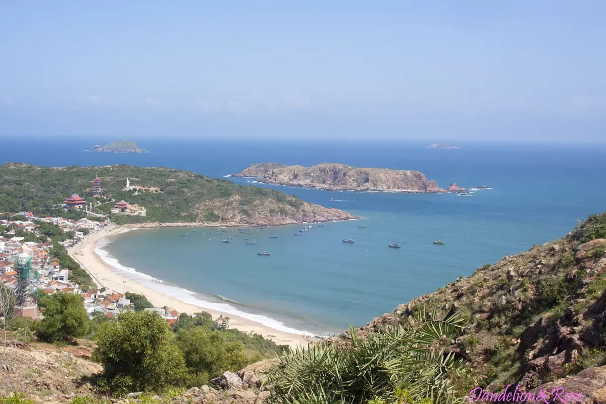 Die Bucht von Ky Co und die Küste bei Nhon Ly von den Hügeln