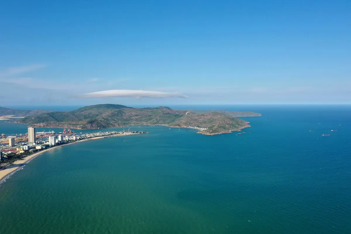 Die Halbinsel Phuong Mai und das offene Meer