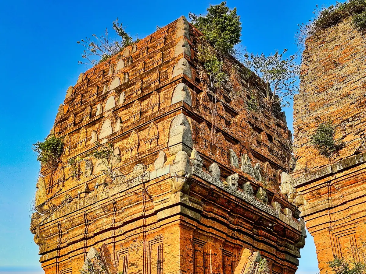 Ein Backsteinturm von Thap Doi in Quy Nhon